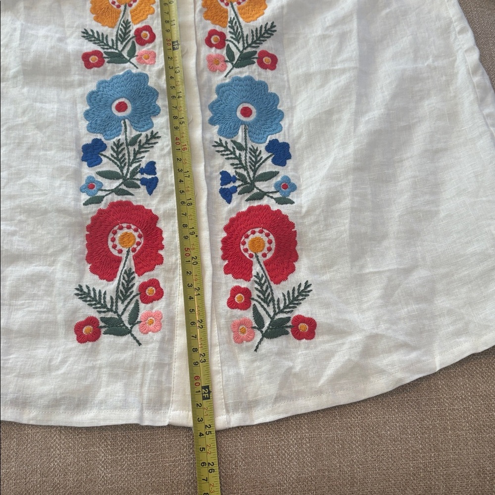 Boden top NWT Alicia linen top
White Embroidered Floral top US 8 current - Picture 14 of 15